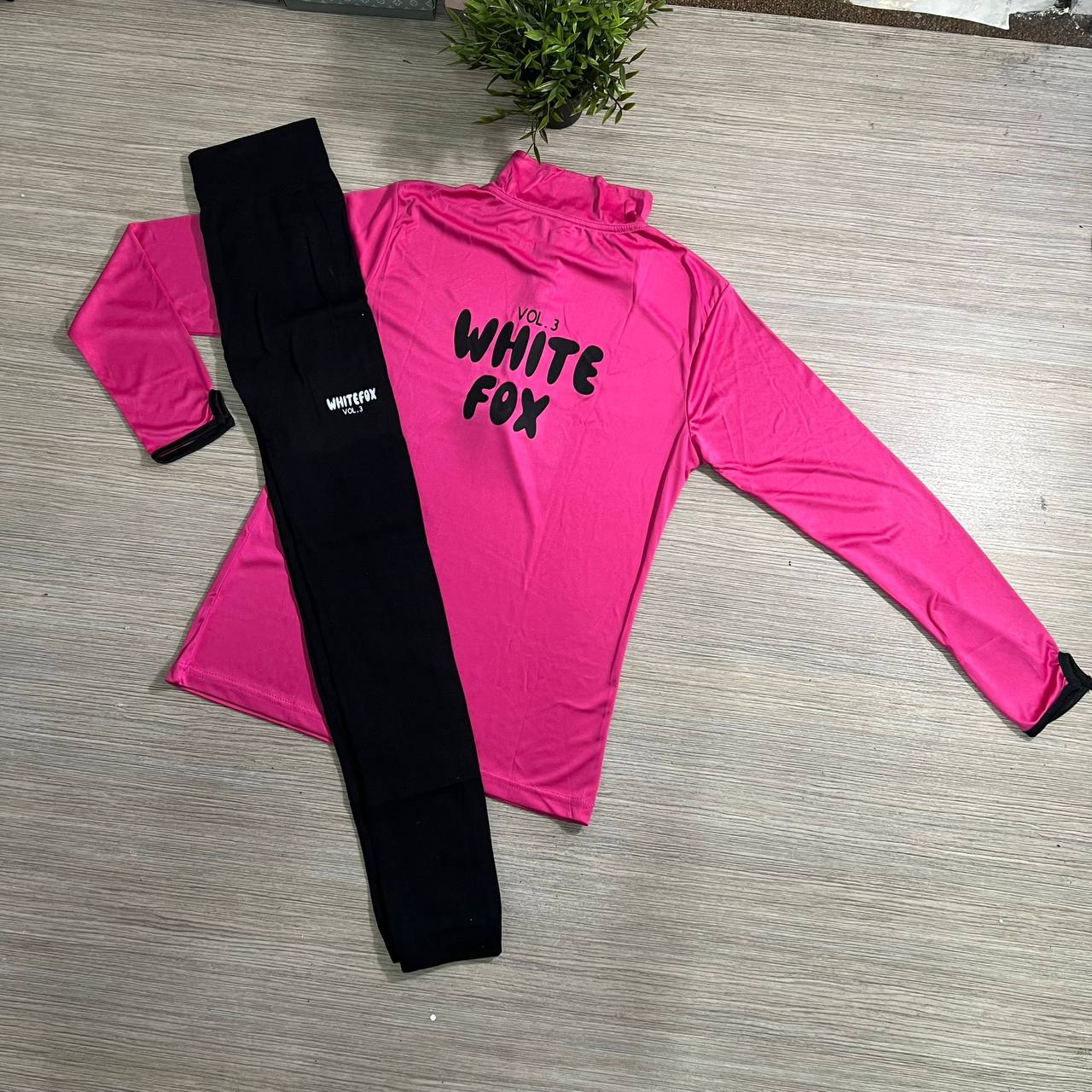 p4_i6 White Fox Boutique Style Women's Gym Set - Long Sleeve Quarter-Zip Tracksuit - High-Waist Leggings & Top Activewear - Sizes Small to XL - Premium UK Fitness Wear - Image 7